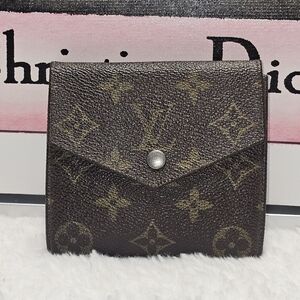 🔥🔥PRE-OWNED Louis Vuitton Monogram Elise compact wallet